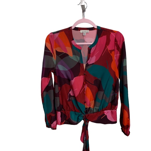 ALLISON JOY RED GRAPHIC PRINT LONG SLEEVE FRONT BUTTON CLOSURE CLASSIC BLOUSE - Picture 8 of 15